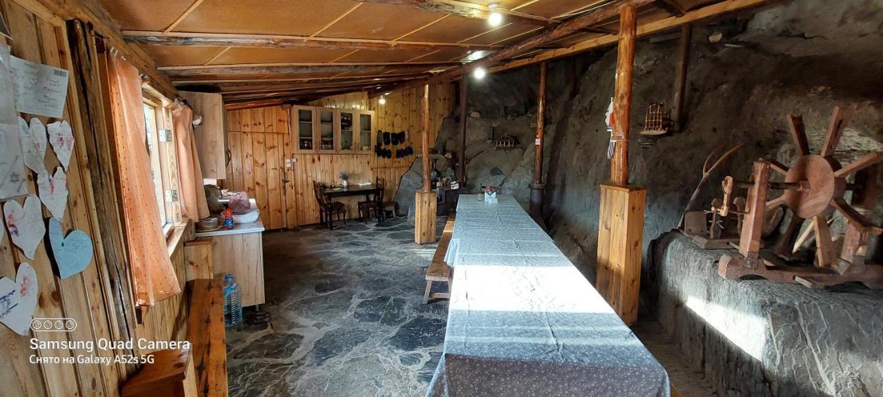 Guest House Tsasne Omalo Luaran gambar