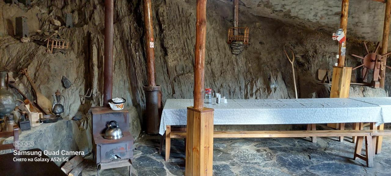 Guest House Tsasne Omalo Luaran gambar
