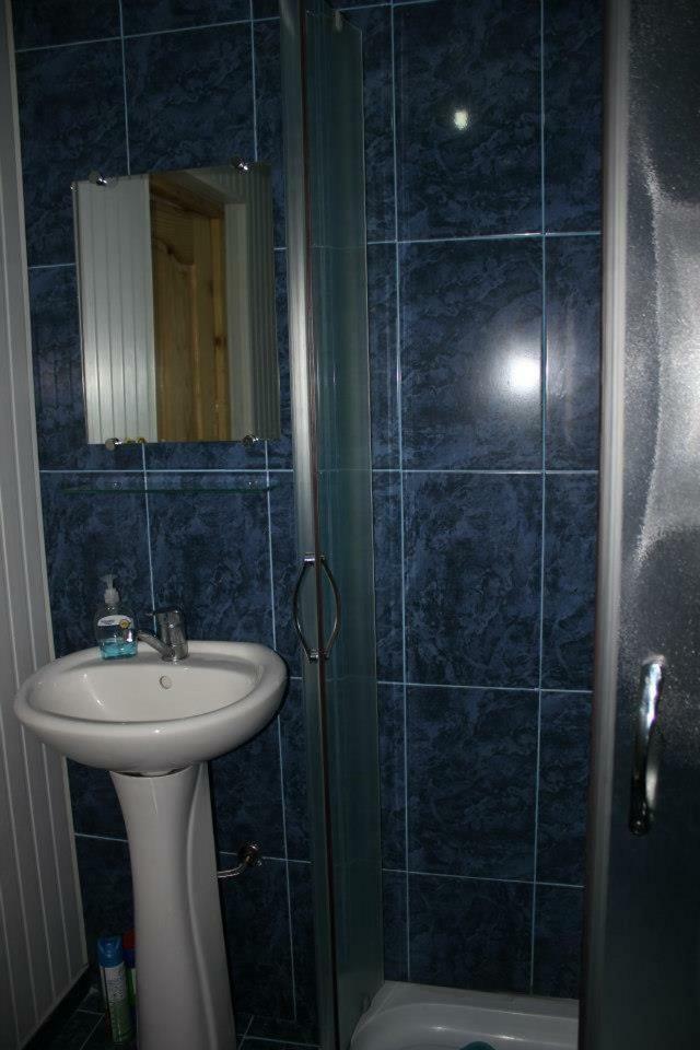 Guest House Tsasne Omalo Luaran gambar
